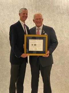 Dr. Frantz receives the Distinguished Service Award from the American Academy of Periodontology.